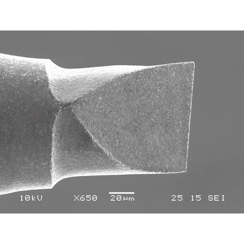 Micro-fraise CBN droite SMEZ120 au microscope électronique